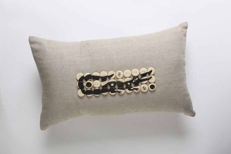 El Cocodrilo Linen Pillow with Ceramic Buttons