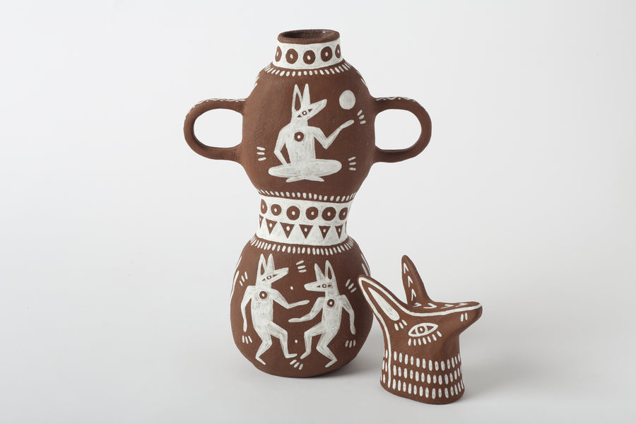 Perro y Arena El Coyote de la Noche Mezcalero/Vase. Lid/cup removed