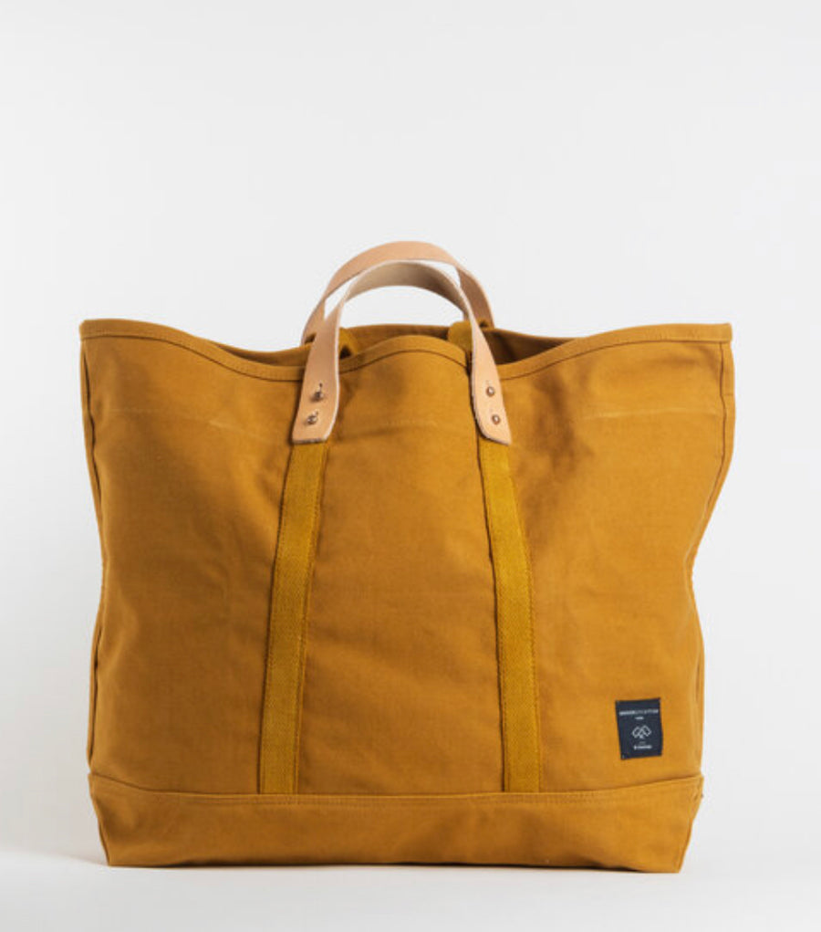 Large East West Tote