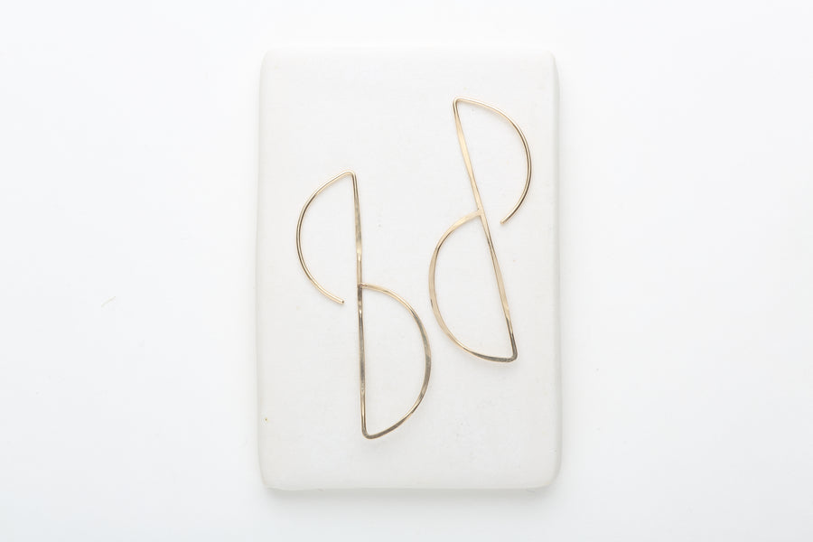 Fail 14K gold Union hook earring