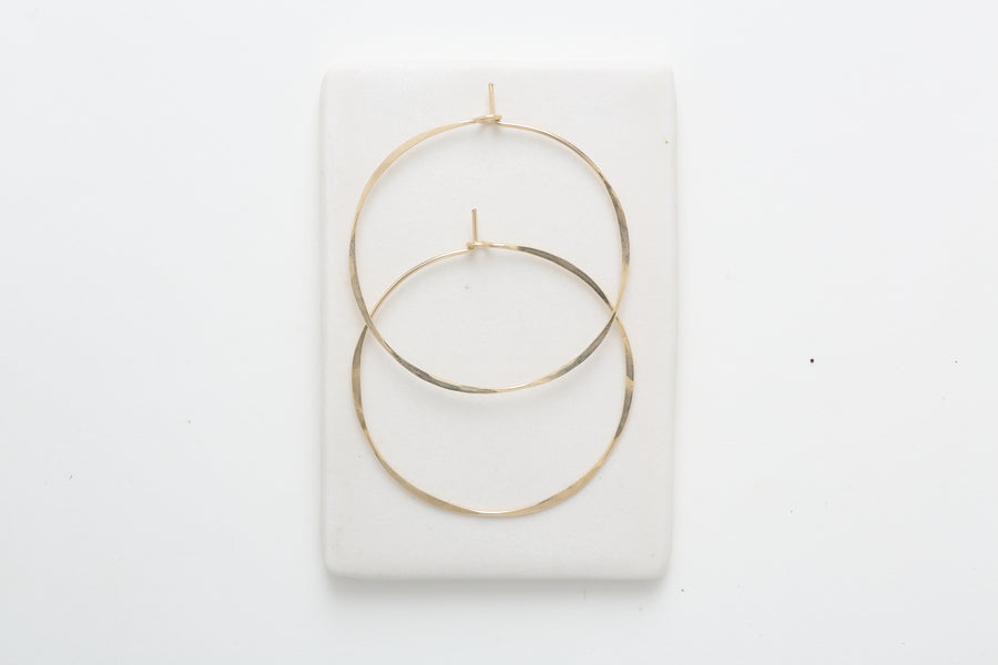 Fail Round Hoop Earring gold